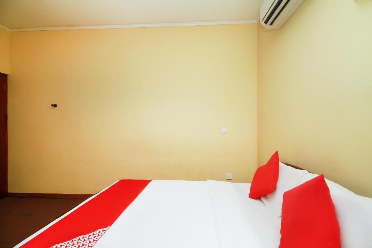 Chinese Lotus Luxapathiya - Shanghai Hotel Moratuwa Room photo